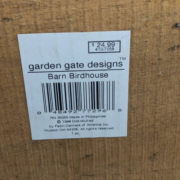 Vintage 1998 Garden Gate Designs Red & White Wood Barn Birdhouse Never Used 12" - Picture 9 of 12